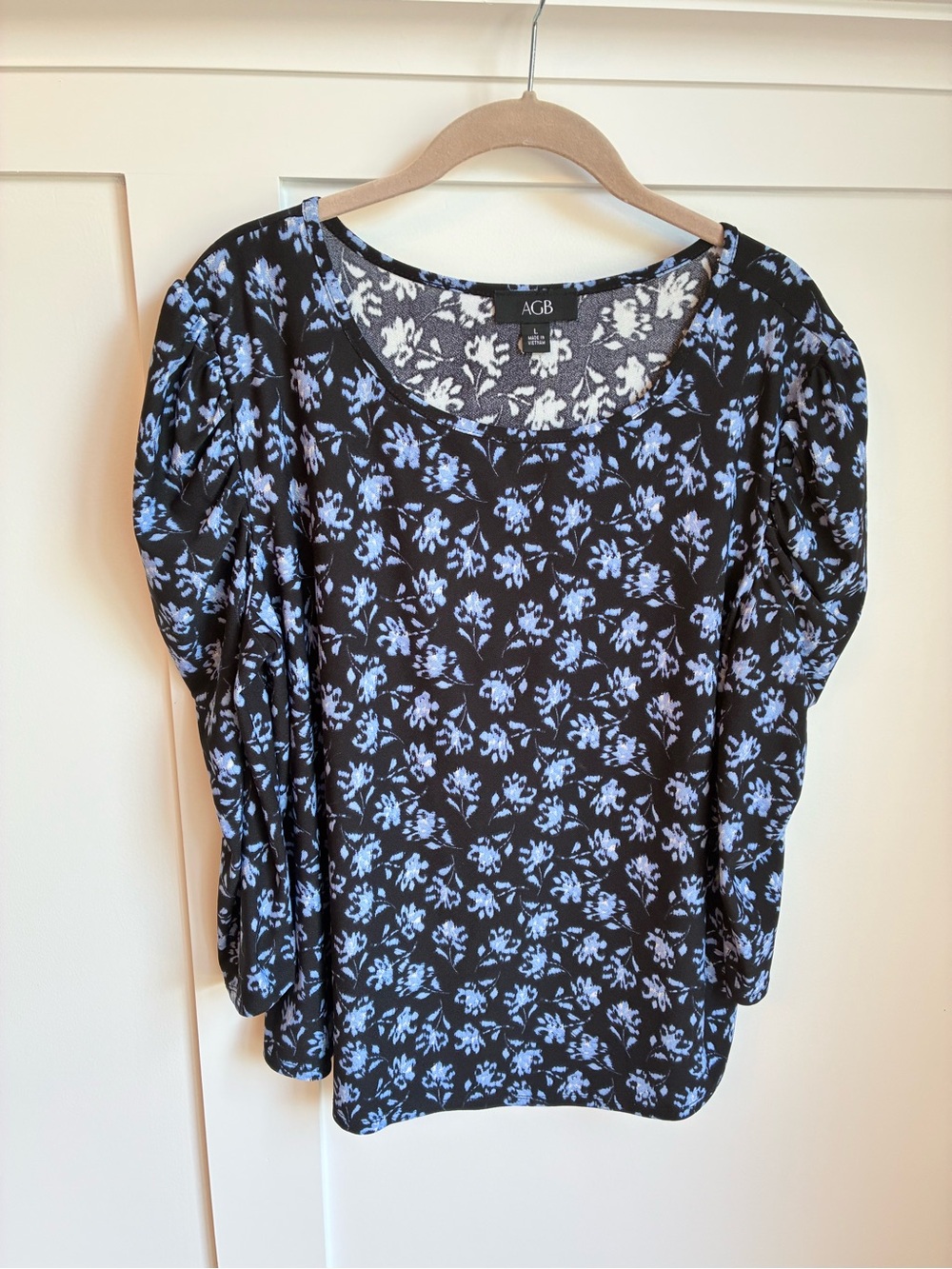 AGB floral puff sleeve top